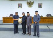 Pj Bupati Bangka Sampaikan RPJPD 2025-2045 Kepada DPRD Bangka dalam Rapat Paripurna