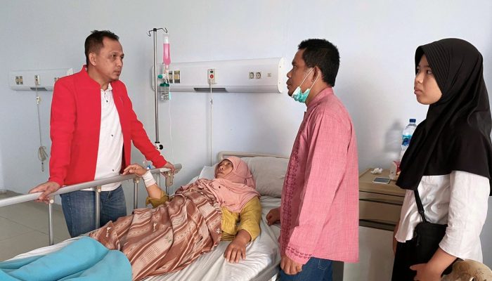 Masagus M Hakim Jenguk Pengendara Motor yang Oleng dan Terjatuh di RS