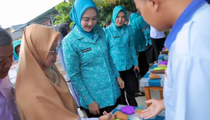 Sambangi SMPN 1 Pangkalpinang, Noni Hidayat Arsani Berikan Edukasi Pola Hidup Sehat bagi Generasi Muda