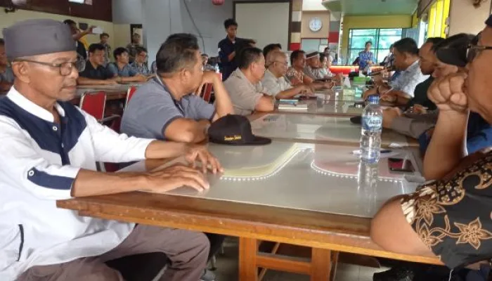Bupati Bangka Turun Langsung Mediasi Polemik Plasma Sawit di Gunung Muda