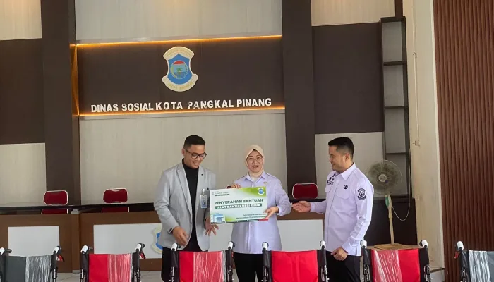 Pemkot Pangkalpinang Terima Bantuan Kursi Roda dari Bank Sumsel Babel Syariah