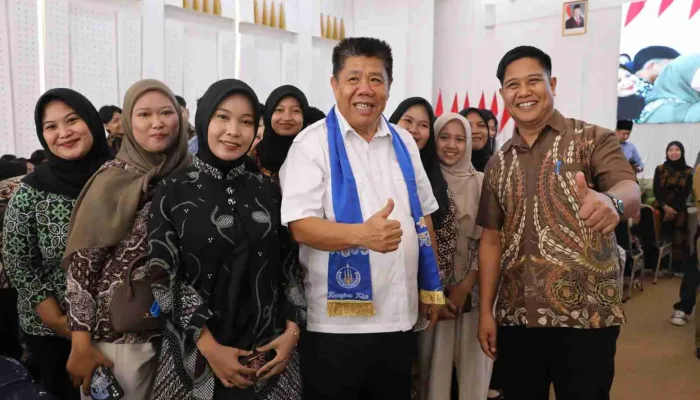 Era Digital Tak Menunggu, Gubernur Hidayat Minta Lulusan UBB Siap Bersaing dan Berwirausaha