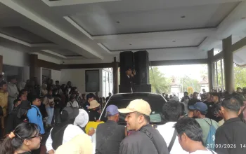 Ratusan Massa Sampaikan Penolakan Tambang Laut Batu Beriga dan Rencana PLTN di DPRD Babel